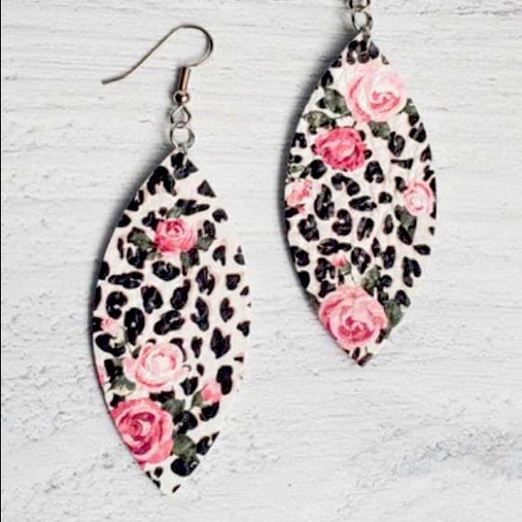 Earrings - Picture 1 of 1